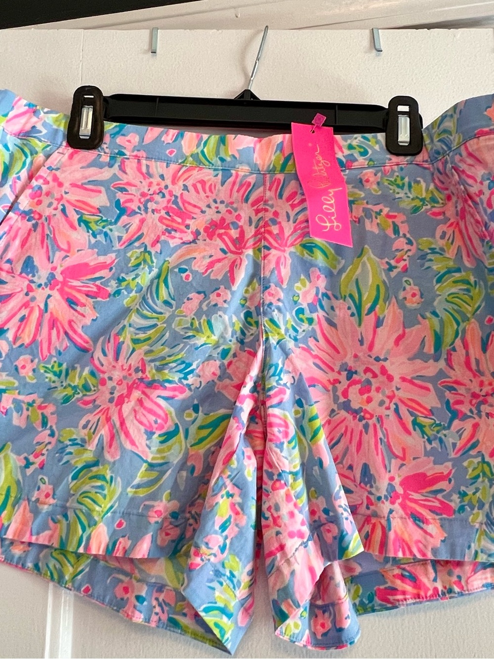 NWT Lilly Pulitzer Ocean View Shorts in Sunrise Bay Print